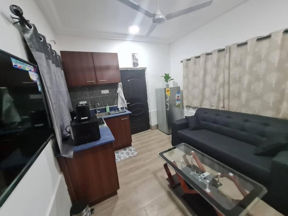 Nesta Barron -Home Away From Home North Legon Zewnętrze zdjęcie
