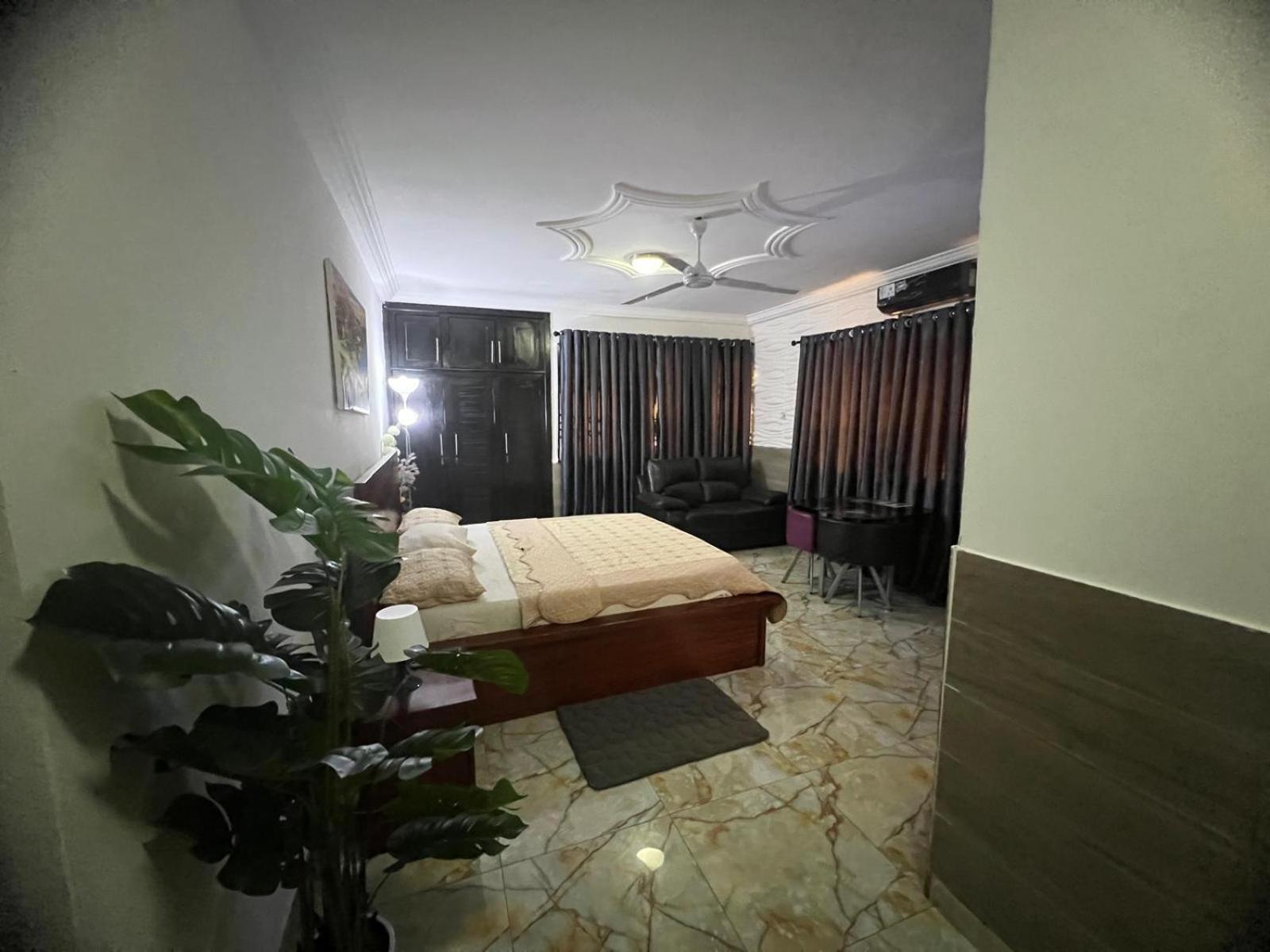 Nesta Barron -Home Away From Home North Legon Zewnętrze zdjęcie