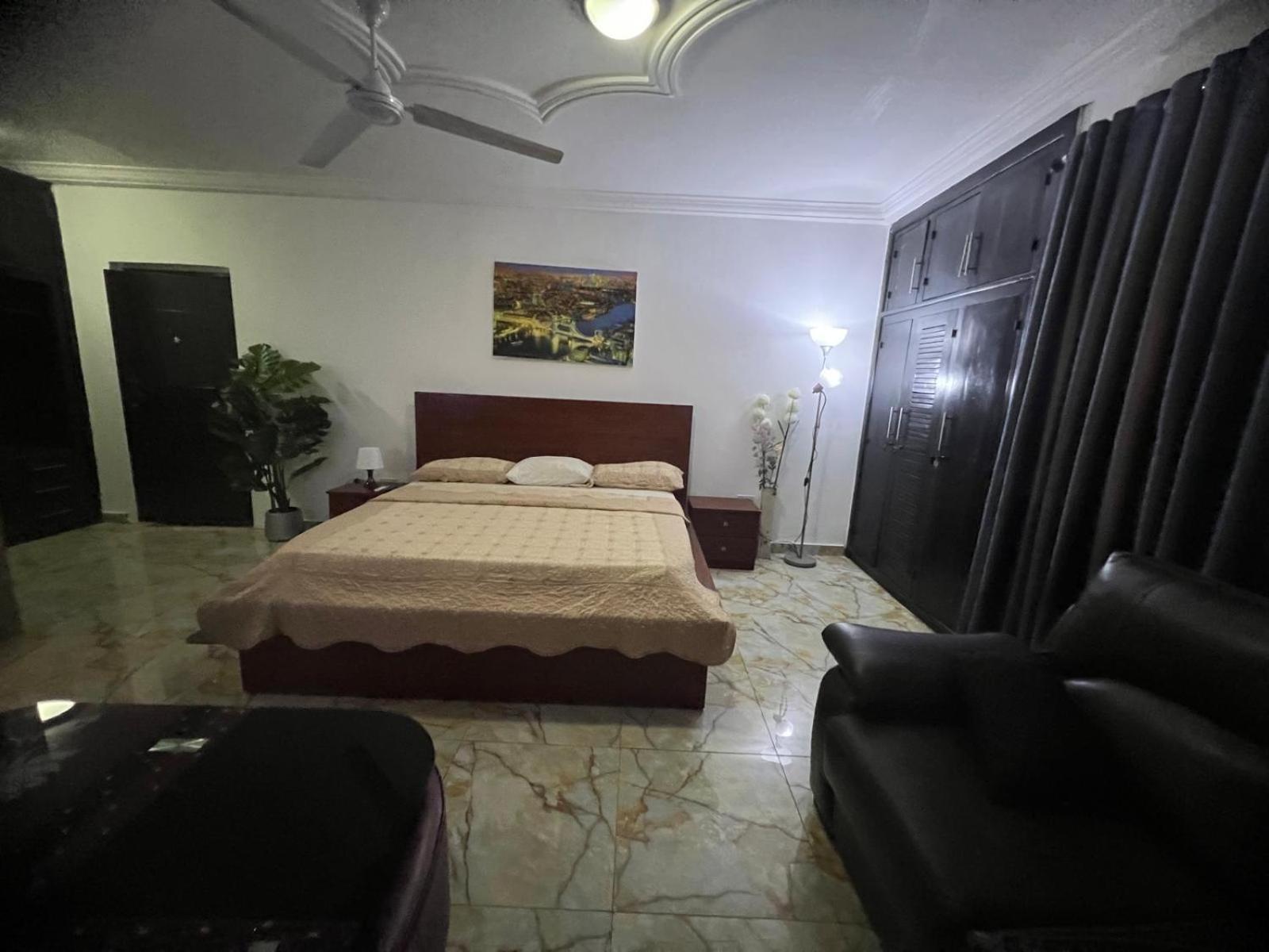Nesta Barron -Home Away From Home North Legon Zewnętrze zdjęcie