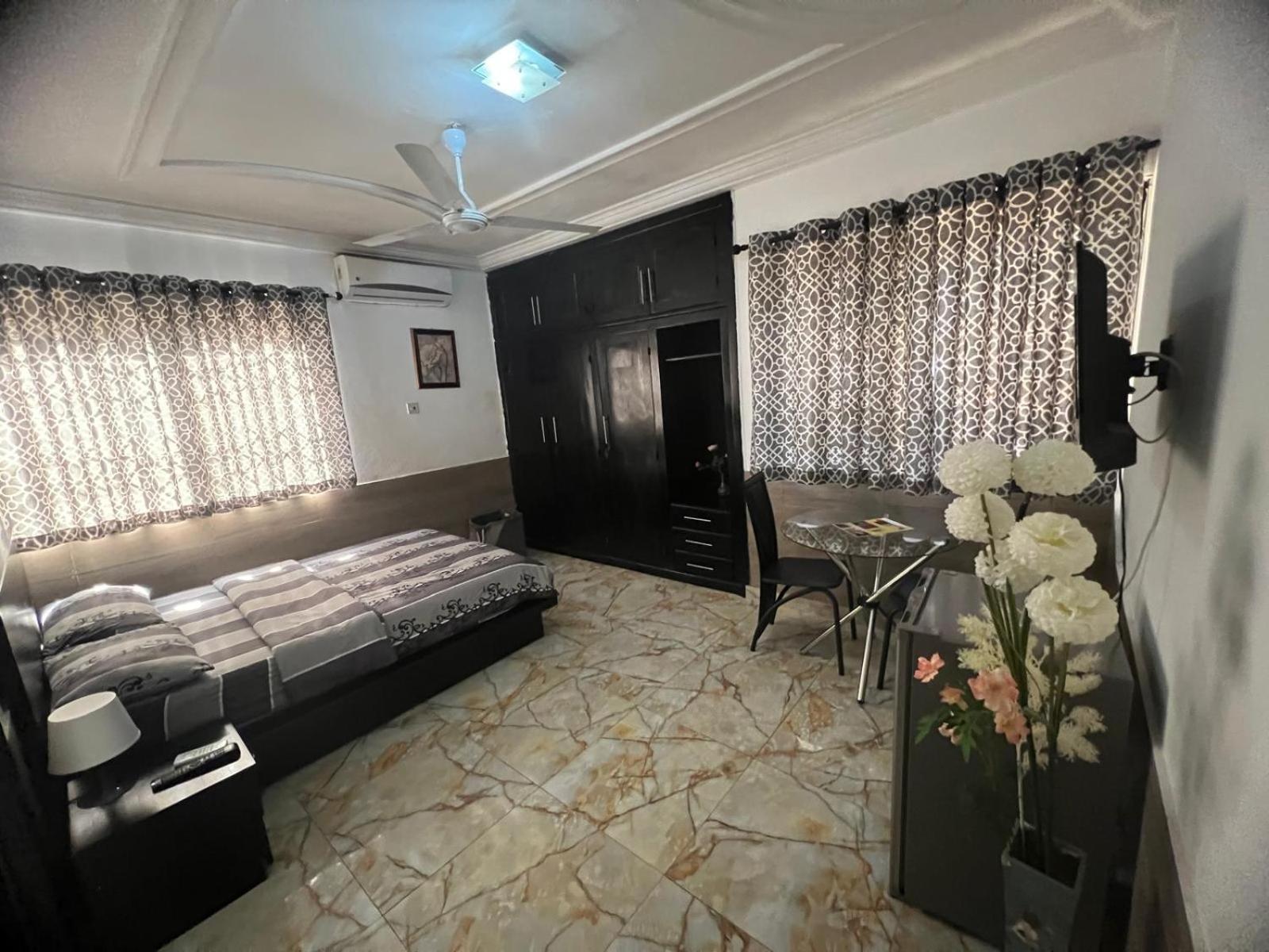 Nesta Barron -Home Away From Home North Legon Zewnętrze zdjęcie